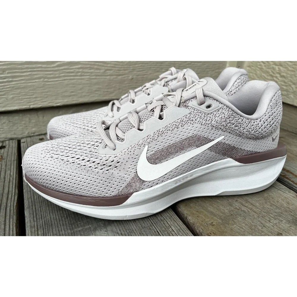 Nice! Nike Winflo 11 Women's size 9.5 Running Shoes Platinum Violet/Smokey Mauve